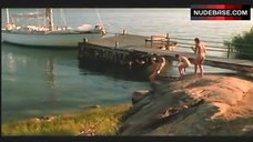 4. Irina Bjorklund Swims in Lake Nude – Levottomat