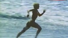 Mimsy Farmer Nude Running on Beach – Road To Salina