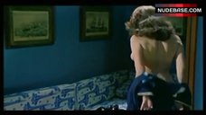 1. Edwige Fenech Boobs Scene – La Soldatessa Alla Visita Militare