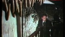 3. Edwige Fenech Lying Naked – Alle Dame Del Castello Piace Fare Solo Quello