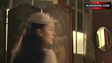 3. Keeley Hawes Shows Boobs in Mirror – Tipping The Velvet