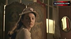 5. Keeley Hawes Shows Boobs in Mirror – Tipping The Velvet