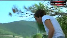 3. Gloria Guida Outdoor Nudity – Quella Eta Maliziosa