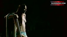 4. Franka Potente Topless in Pool – Nach Funf Im Urwald