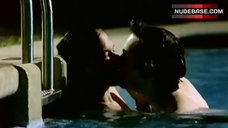 6. Franka Potente Topless in Pool – Nach Funf Im Urwald