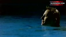 9. Franka Potente Topless in Pool – Nach Funf Im Urwald