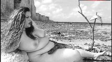 5. Velvet D'Amour Large Nude Breasts – Avida