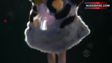 7. Adriana Lima Lingerie Scene – Victoria'S Secret Fashion Show 2008