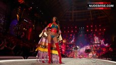 4. Adriana Lima Sexy in Violet Bra and Panties – The Victoria'S Secret Fashion Show 2016