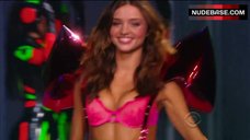 2. Miranda Kerr Shows Sexy Lingerie – The Victoria'S Secret Fashion Show 2009