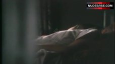 10. Linda Hayden Masturbation – Expose