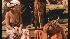4. Poetoe Aloes Goesti Topless Scene – Legong: Dance Of The Virgins