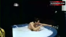 5. Jenny Tamburi Washing Pussy – Peccato Senza Malizia