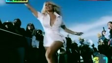 Pamela Anderson Side Boob – Touch The Sky