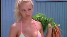 Pamela Anderson in Sexy Pink Bikini – Baywatch