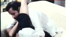 3. Pamela Tifin Dancing in Bikini – La Signora E Stata Violentata