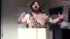 4. Pamela Tifin Dancing in Bikini – La Signora E Stata Violentata