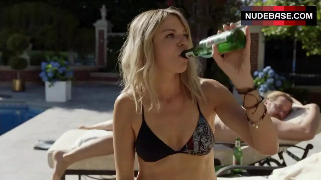 Kaitlin Olson Sunbathing in Bikini – The Mick (0:47) | NudeBase.com