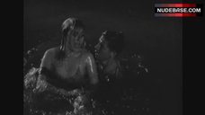 2. Fay Wray Nip Slip in Lake – King Kong
