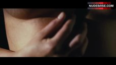 3. Sarah Michelle Gellar Hot Scene – Veronika Decides To Die