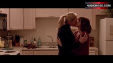 2. Katherine Heigl Lesbian Kiss – Jenny'S Wedding