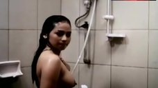 6. Nika Madrid Naked in Shower – Kainan Sa Highway