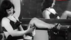 Bettie Page in Sexy Black Underwear – Teaser Girl In High Heels