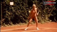 5. Natascia Paolucci Naked Tennis – Flodder