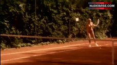 8. Natascia Paolucci Naked Tennis – Flodder
