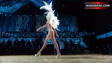 7. Candice Swanepoel in Lingerie with Angel Wings – The Victoria'S Secret Fashion Show 2010