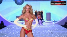 8. Candice Swanepoel in Hot Lingerie – The Victoria'S Secret Fashion Show 2013