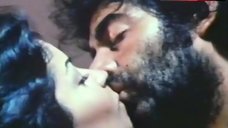 7. Apollonia Bare Boobs – Amor Ciego