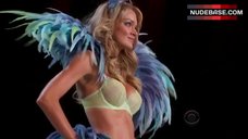 Lindsay Ellingson Shows Underwear – The Victoria'S Secret Fashion Show 2013