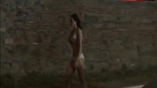 5. Kasia Smutniak Nude on Street – Nelle Tue Mani