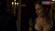 2. Hayley Atwell Cleavage – Mansfield Park