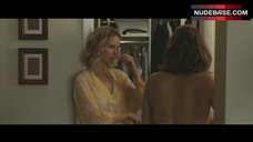 7. Elizabeth Olsen Flashes Tits – Martha Marcy May Marlene