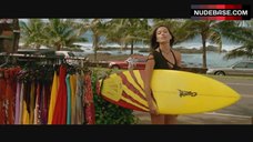 2. Sonya Balmores Bikini Scene – Soul Surfer
