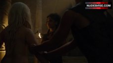 6. Emilia Clarke Flashes Naked Tits – Game Of Thrones