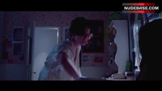 4. Shailene Woodley Breasts Scene – White Bird In A Blizzard