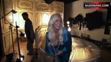 9. Crystal Harris Shows All Privat Places – The Girls Next Door