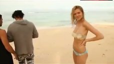 1. Kate Upton Sexy in Bikini – Sports Illustrated Swimsuit 2011 (Outtakes)