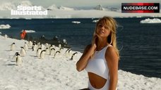 7. Hot Kate Upton in White Bikini – Sports Illustrated: Swimsuit 2013