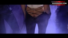 6. Kelly Overton Shows Butt Crack – Tekken