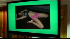 3. Elarica Gallacher Shows Underwear – Chatroom