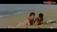 1. Omahyra Naked in Nudest Beach – Les Derniers Jours Du Monde