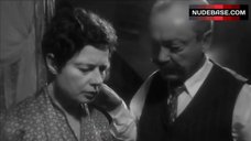 5. Tattiawna Jones Shows Boobs – Keyhole