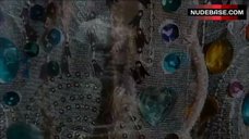 1. Tattiawna Jones Topless – Keyhole