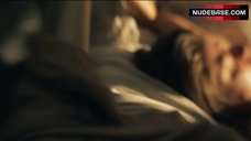 7. Karolina Lodyga Naked Boobs – Kommissarin Heller: Hitzschlag