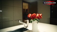 1. Karolina Lodyga Topless in Pool – Kommissarin Heller: Hitzschlag