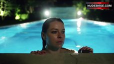 10. Karolina Lodyga Topless in Pool – Kommissarin Heller: Hitzschlag